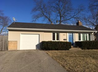 1041 Marshall Rd, Northbrook, IL 60062