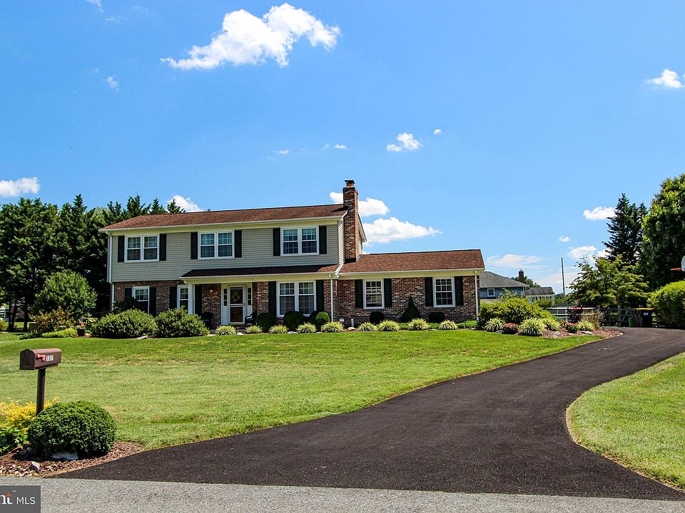 1st image of 107 Wortham Ln
