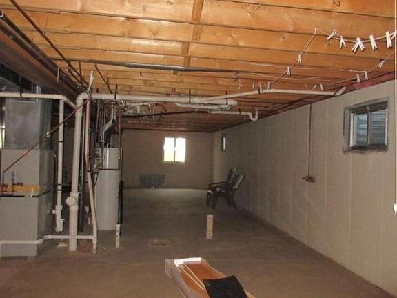 Full basement with security pop out window.
