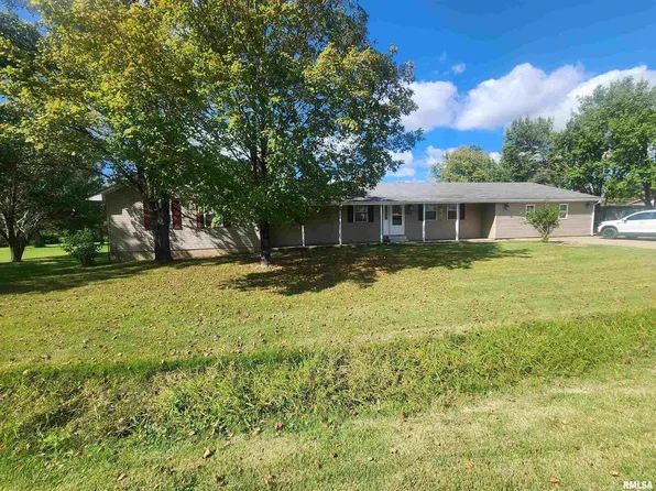 810 Karel Park Rd, Eldorado, IL 62930