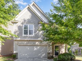 1813 Sunchaser Ln, Charlotte, NC 28210