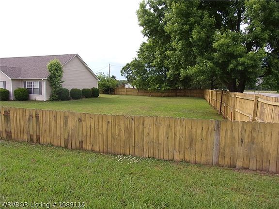 2nd image of 2929 Hatties Ln