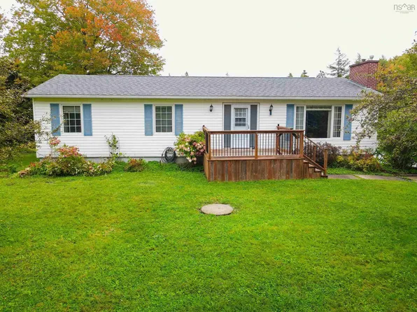 273 Highway 1, Mount Uniacke, NS B0N 1Z0
