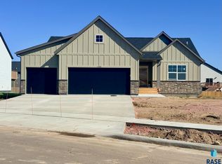 6300 W Goldberg Dr, Sioux Falls, SD 57107