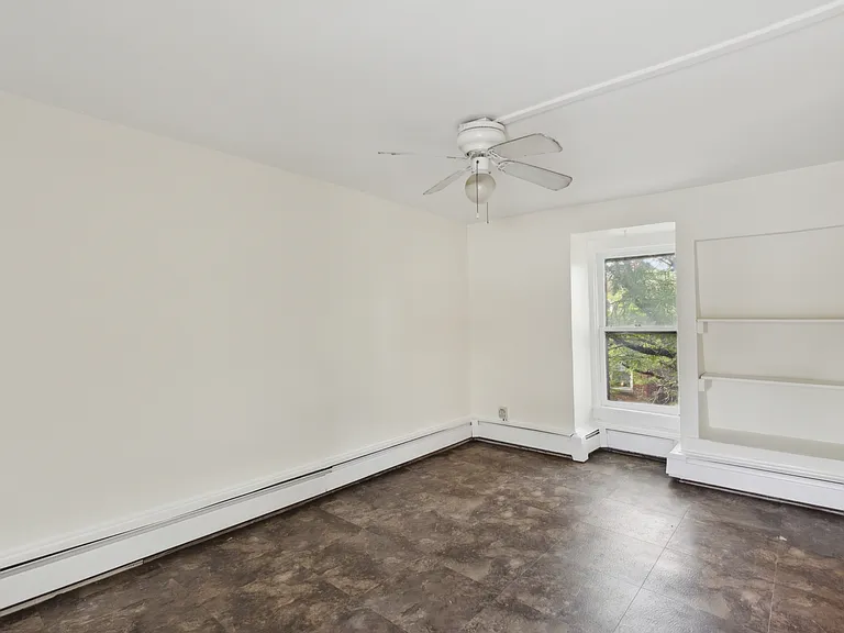 113 King St — Photo 12