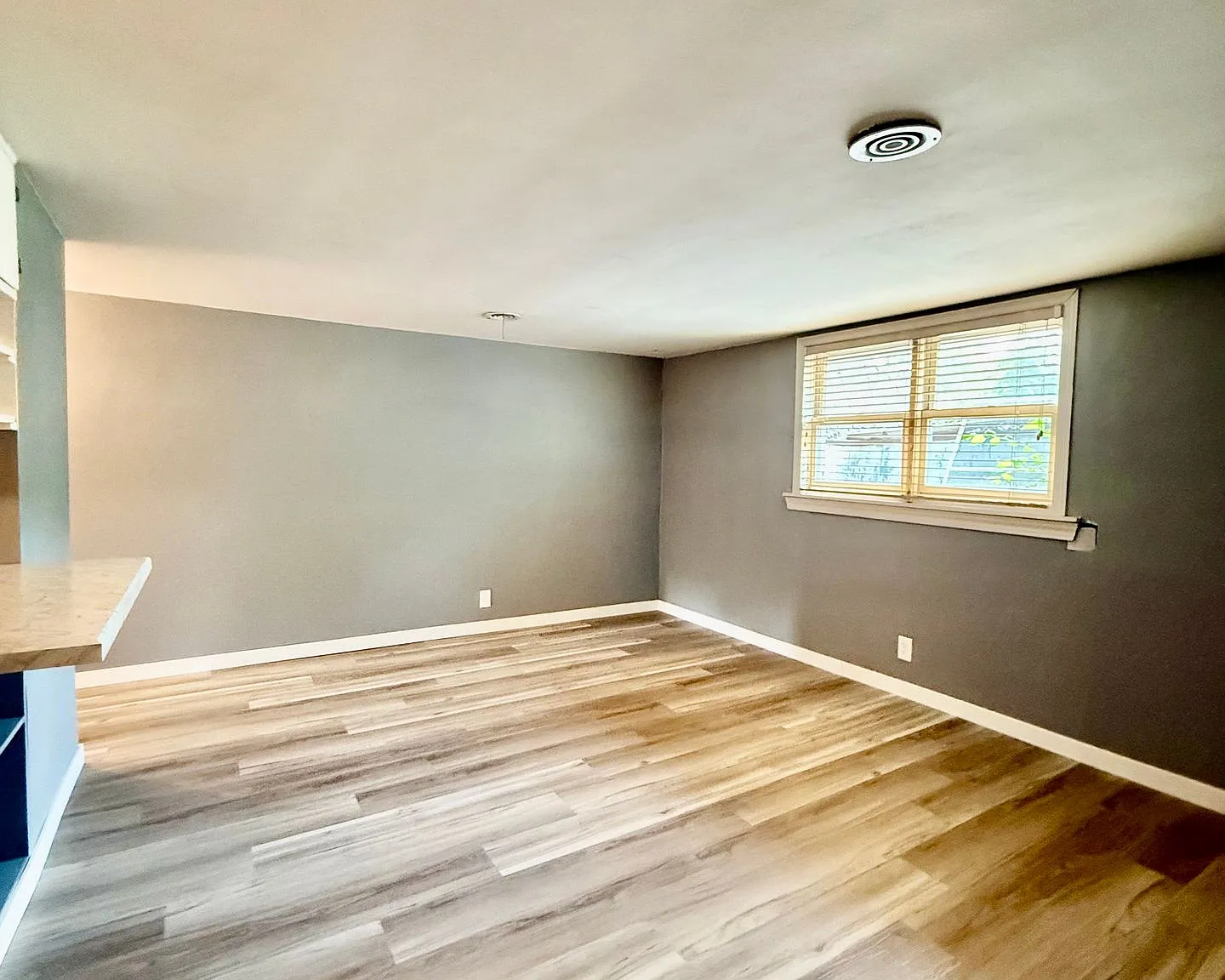 Renovated 1 Bedroom, 1 Bathroom Apartment Prime Fargo Location Near NDSU! — Photo 4