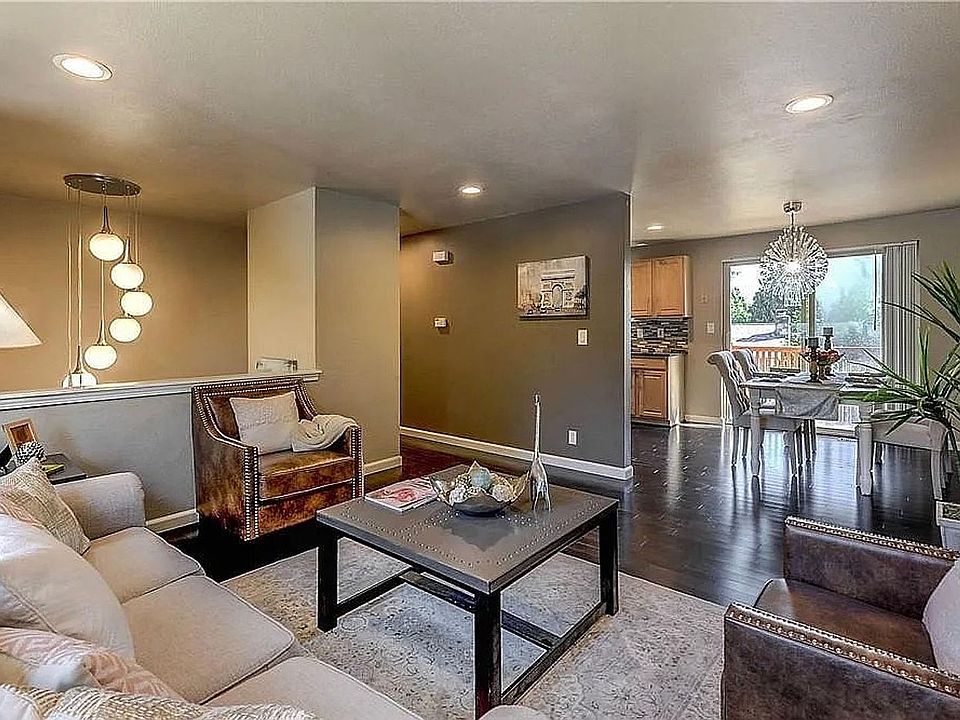 1st image of 15809 NE 111th Ct