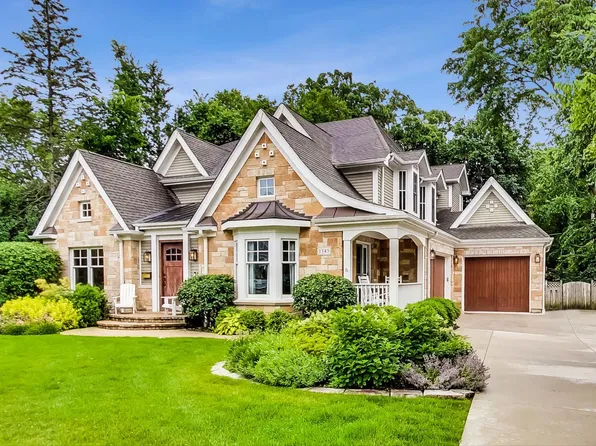 1345 Berkley Ct, Deerfield, IL 60015