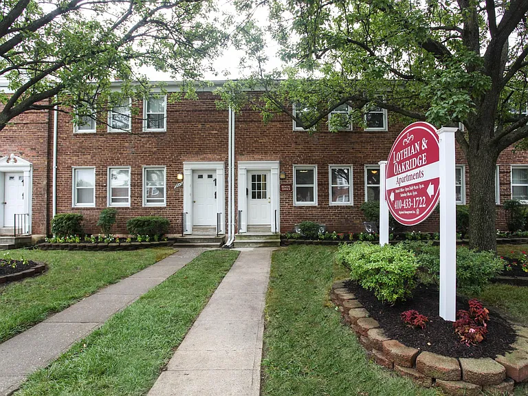 Lothian and Oakridge Apartments — Photo 10