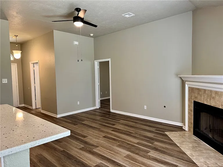 3702 Meadow View Dr — Photo 9