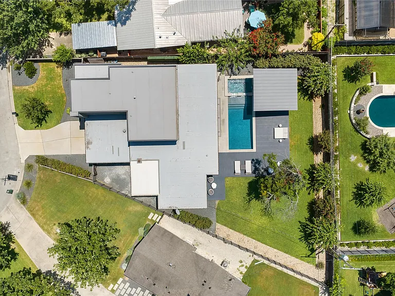 5004 Highland Ct — Photo 32