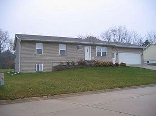 1108 David Dr, Independence, IA 50644