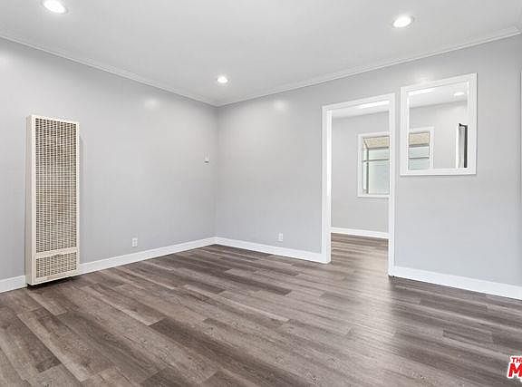 5th image of 105 Roswell Ave #105