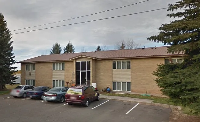 2 bed, 1.0 bath, $805 — Photo 2