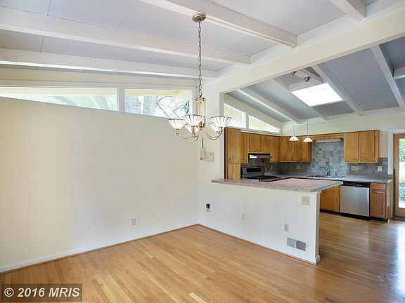 5th image of 4700 Tarpon Ln