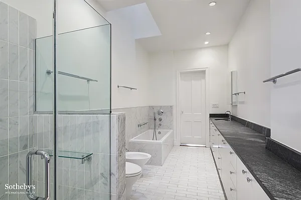 Rented by Sotheby's International Realty | media 43