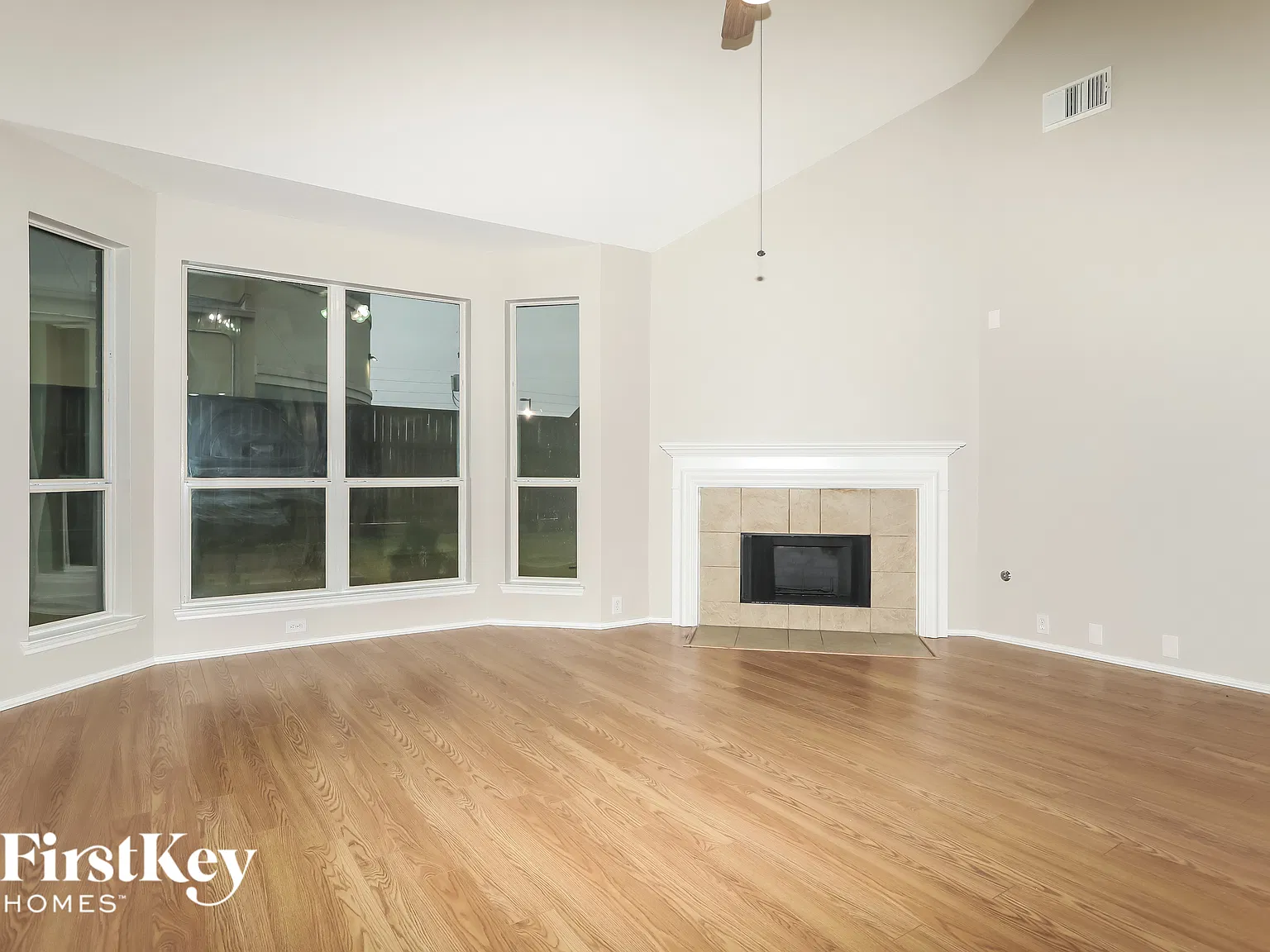 4 bed, 3.0 bath, 2557 sqft, $2,475 — Photo 3