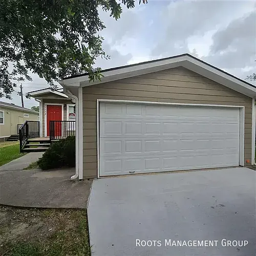 15774 Clarke Springs Dr #15774C Photo 1