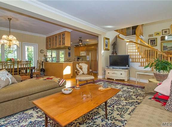 3rd image of 7 Laurel Dr