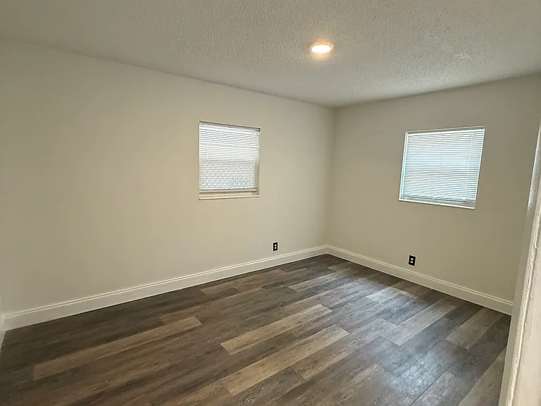 1511 Creighton Rd #D — Photo 9