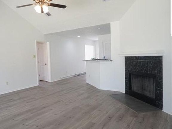 2nd image of 2826 Wood Hollow Dr