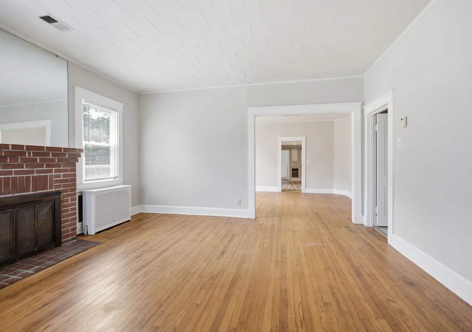 Spacious 5 BR/3 BA Single-Family Home in Gambrills! — Photo 4