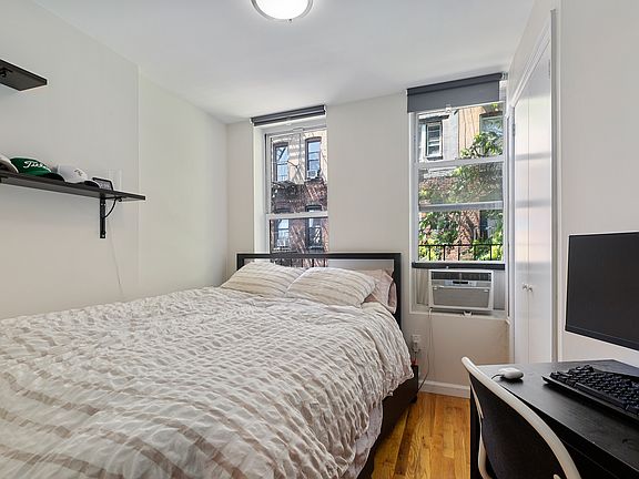 3rd image of 89 Christopher St APT 11