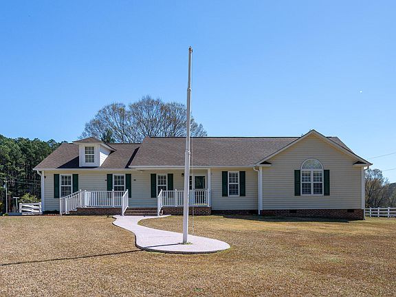 3rd image of 34 Blue Pond Rd