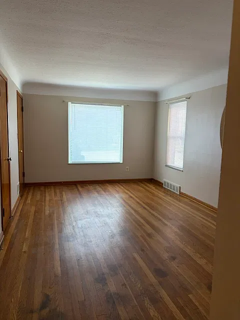 2 bed, 1200 sqft, $1,200 — Photo 4