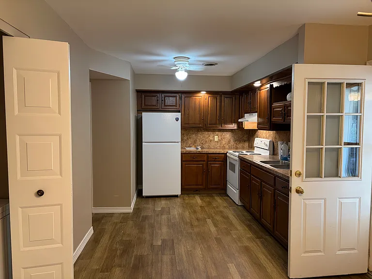 141 E South St — Photo 1