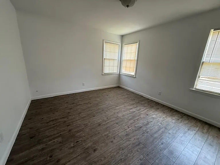 2125 S Willis St — Photo 15