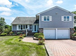 510 Devon Pl, West Islip, NY 11795