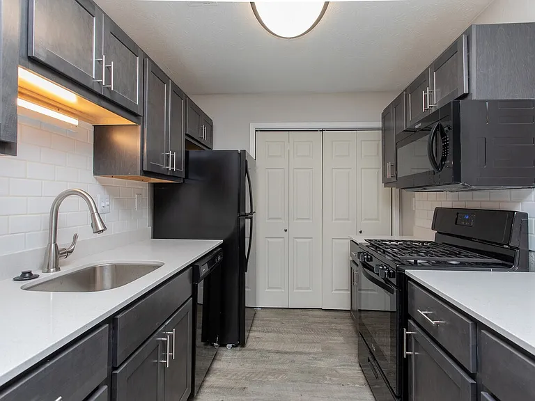 Berkeley Landing Apartments — Photo 21