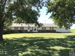 4749 NE Kincaid Rd, Topeka, KS 66617