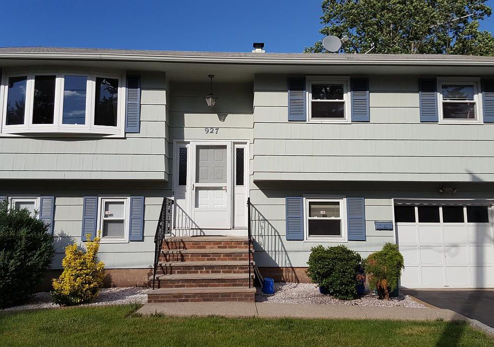 1st image of 927 Maple Ave