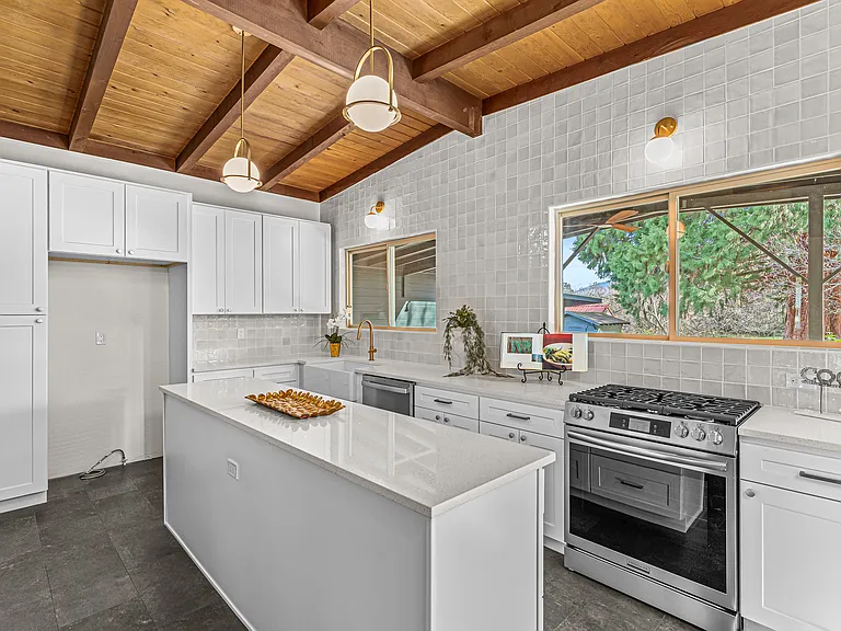810 Glendale Ave — Photo 17