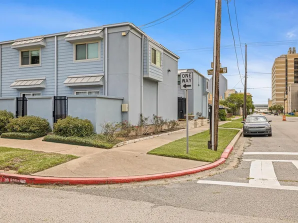525 11th St #3, Galveston, TX 77550