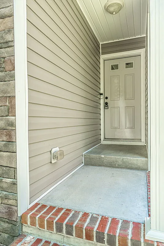 3 bed, 2.5 bath, 1753 sqft, $2,400 — Photo 3