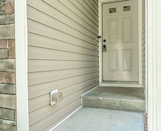 3rd image of 555 N Saylor St
