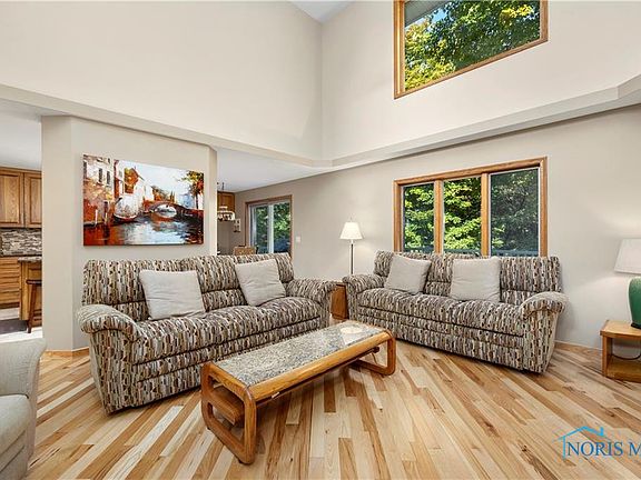4th image of 2460 Split Rock Dr