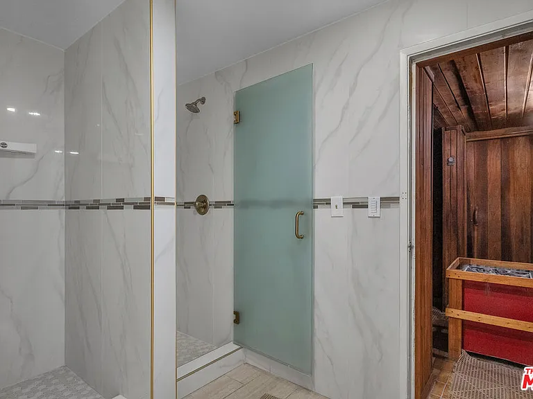 10535 Wilshire Blvd #1014 — Photo 25