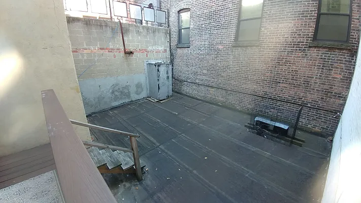 Rented by Downtown Mgt & Realty LLC | media 8