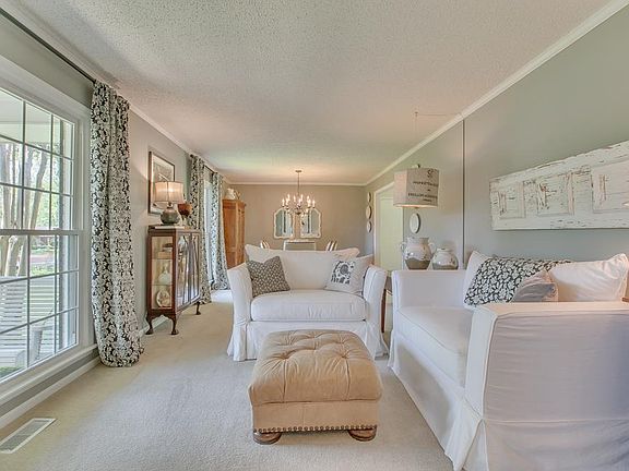 4th image of 1722 Haynes Dr