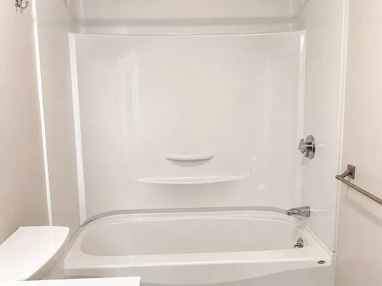 98B Burnell Dr — Photo 2