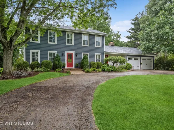 4N280 Babson Ln, St Charles, IL 60175