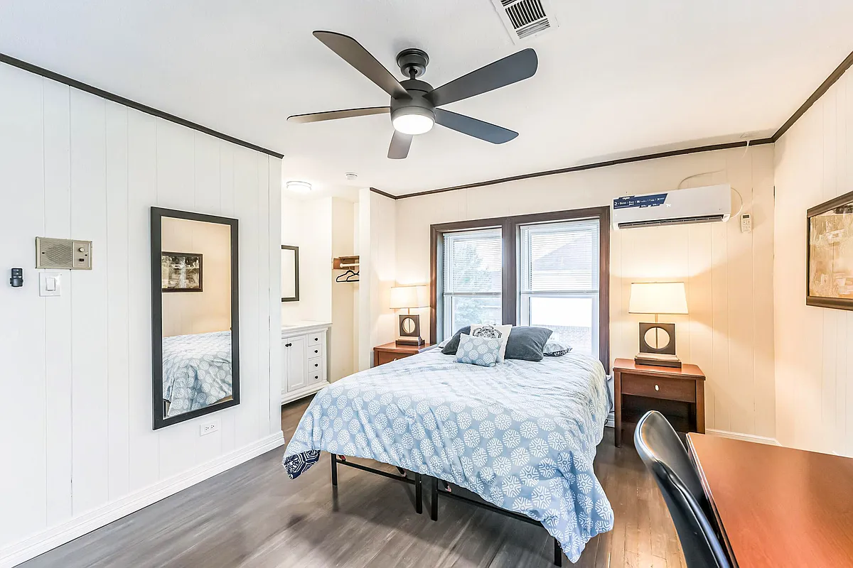 Includes a private vanity - Dirby St
