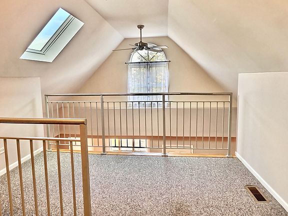 4th image of 2740 N Marshfield Ave #2