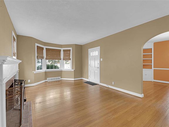 4th image of 7732 Blackberry Ave
