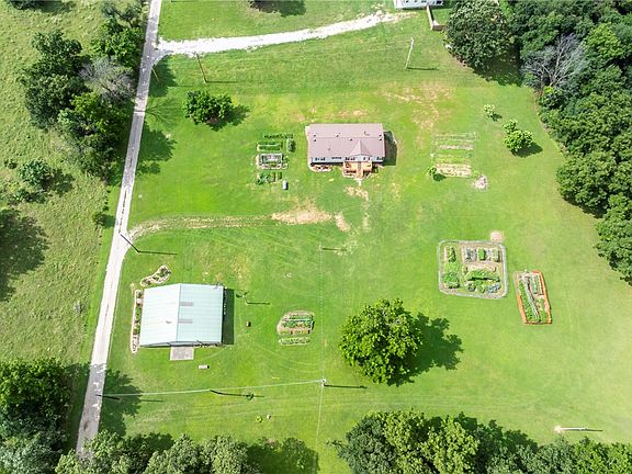 3rd image of 8437 Grady Ln