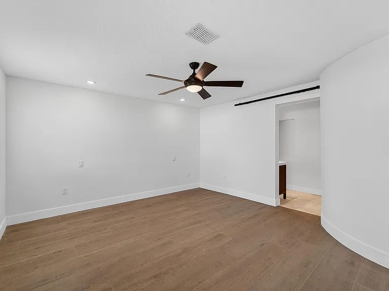 1839 Saint George Dr — Photo 28